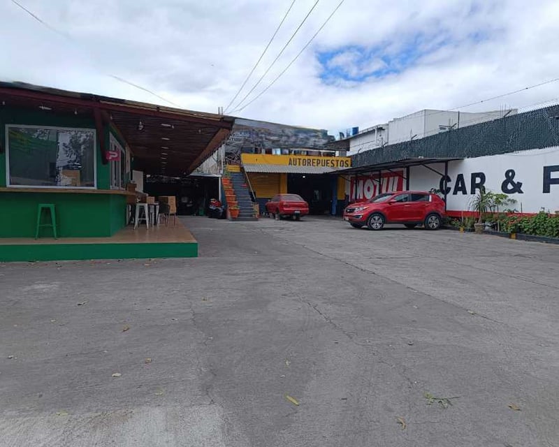 Alquiler o venta de local en Km7, Ruta al Atlántico zona 17