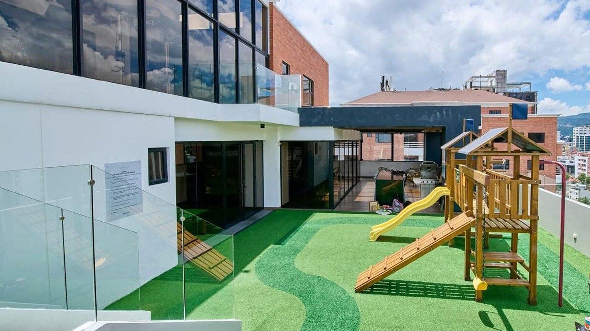 Apartamento en Venta – Edificio Moretti, Zona 10 - Miniatura 11
