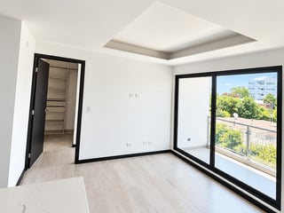 Apartamento en Venta y Renta en Edificio Verdú, Zona 14 - 5
