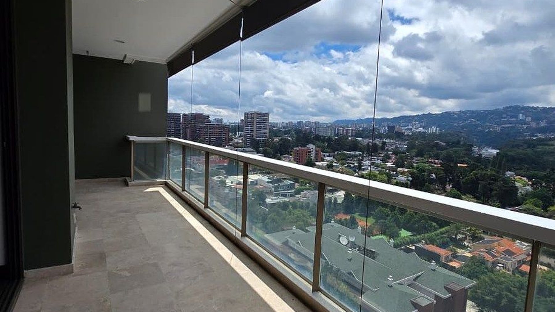 APARTAMENTO EN VENTA O RENTA , ZONA 14 - Miniatura 8