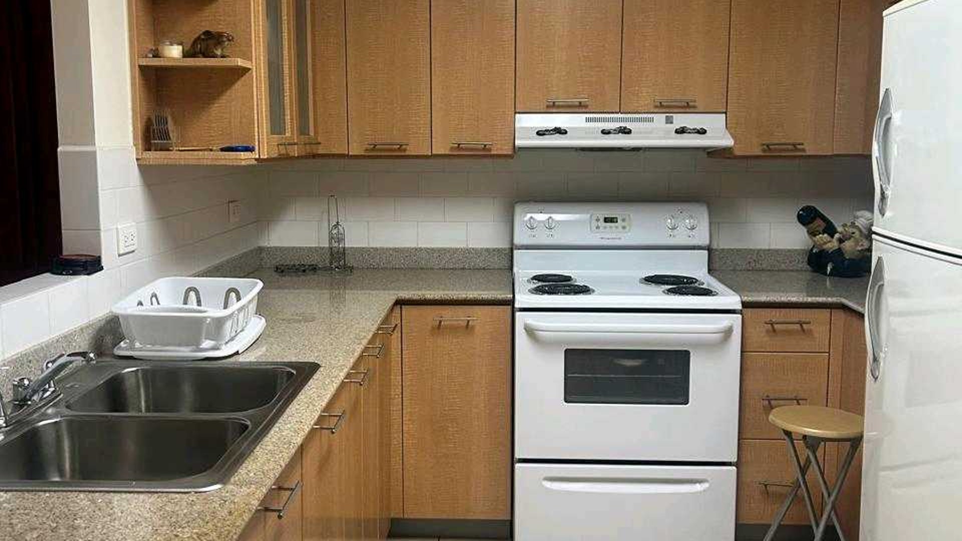 Apartamento Amueblado y Equipado en Renta,.Zona 14 - Miniatura 4