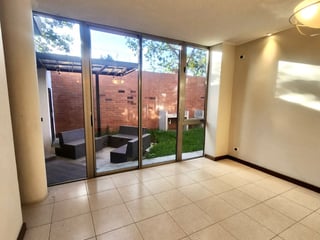 Luxurious 3 Bedroom House for Sale in Zona 15, Guatemala City - Image 5