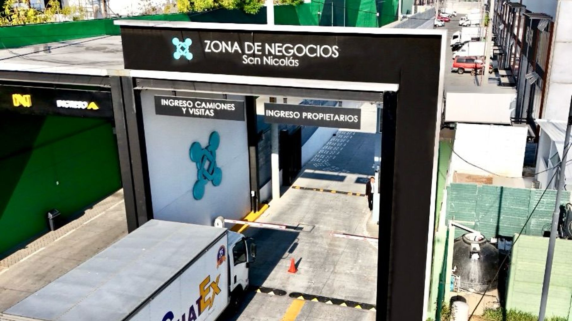 OFIBODEGA EN RENTA  COND. ZONA DE NEGOCIOS SAN NICOLÁS, Z. 4 DE MIXCO