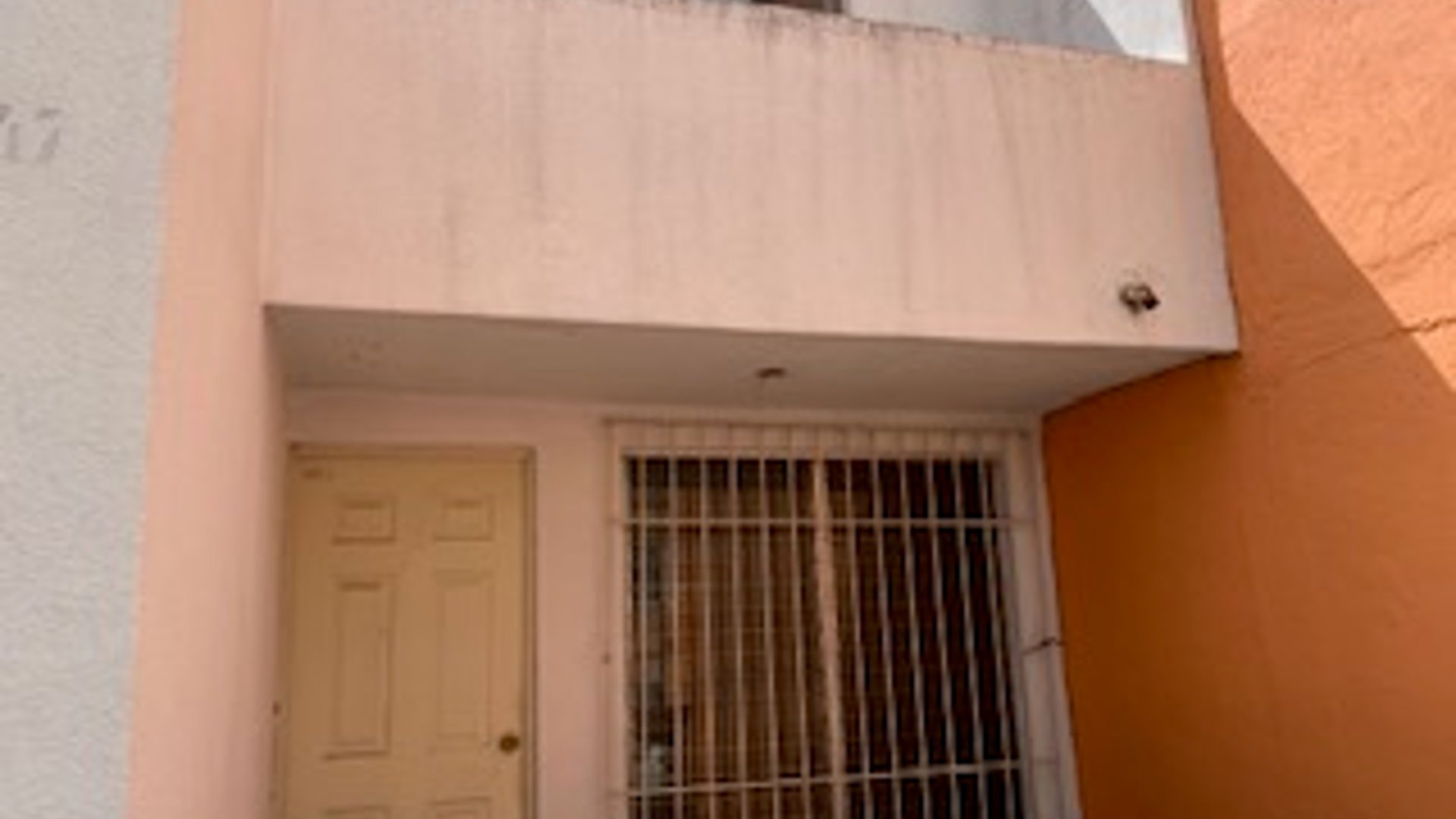 Vendo Casa en Condominio Altos de Fuentes; San Miguel Petapa - Miniatura 2