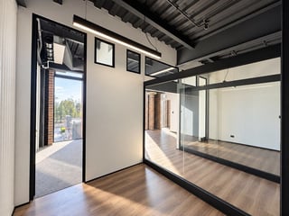OFICINA EN VENTA | EXCLUSIVO EDIFICIO EN ZONA 15 - 5
