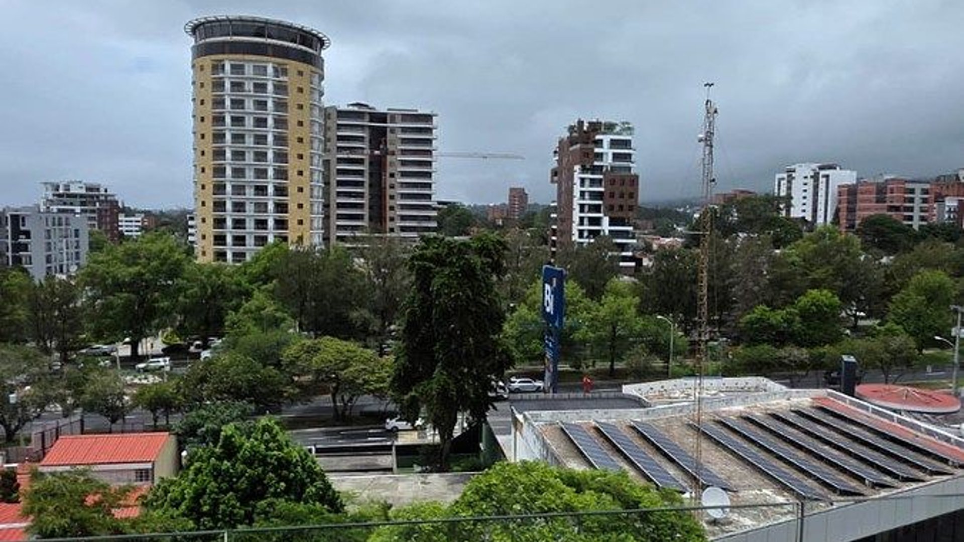 Apartamento en ALQUILER en zona 15 - Miniatura 18