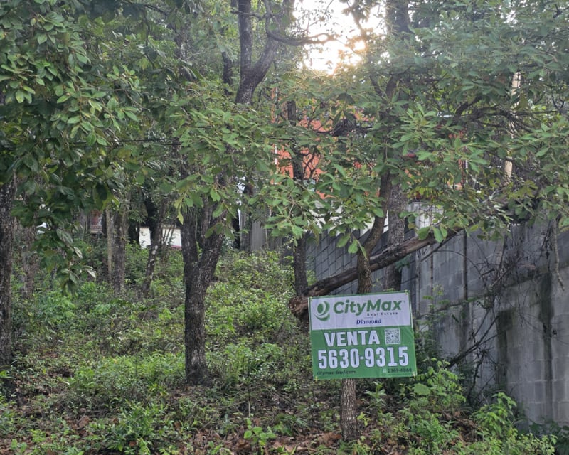 Terreno en Venta en Las Hojarascas Mixco