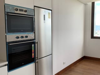 Apartamento en zona 15 venta edificio Apice - Image 1