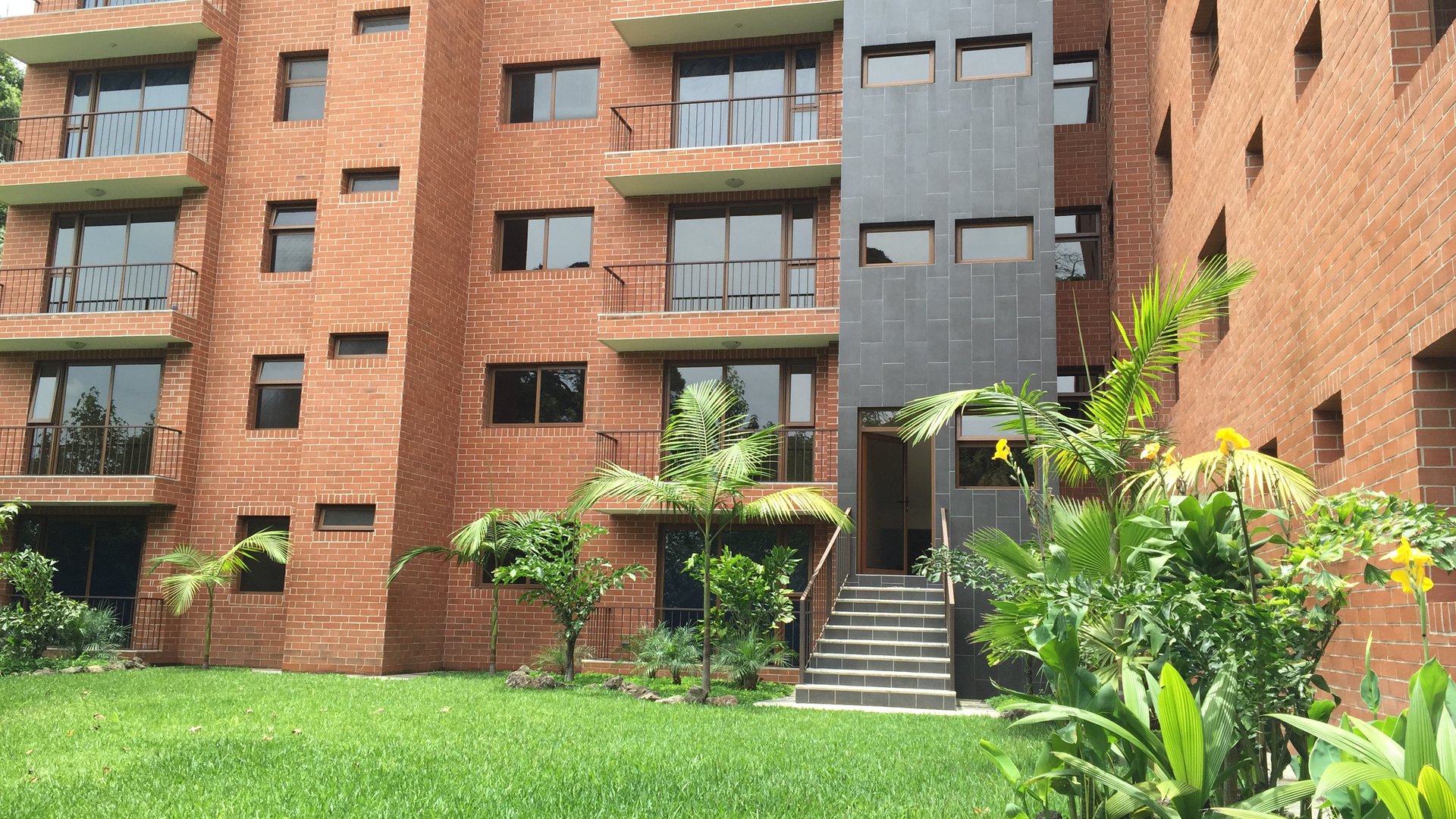 Apartamento en renta zona 16 Altos de la Montana