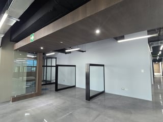 Venta o Alquiler de Oficina en Europlaza zona 14 - Image 12