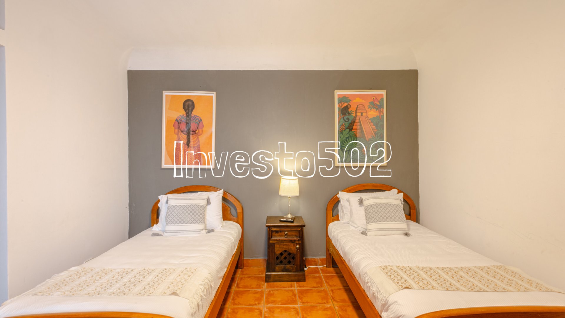 Amplía Casa en Antigua Guatemala, Condominio Las Gravileas - Miniatura 16