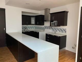 AMPLIO APARTAMENTO EN VENTA EN ZONA 15 - 5