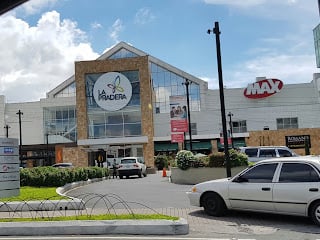 Local en renta en Comercial Galeria Pradera Zona 10 - 2