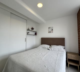 Apartamento Amueblado En Renta Zona 10 Fiamene - Miniatura 2