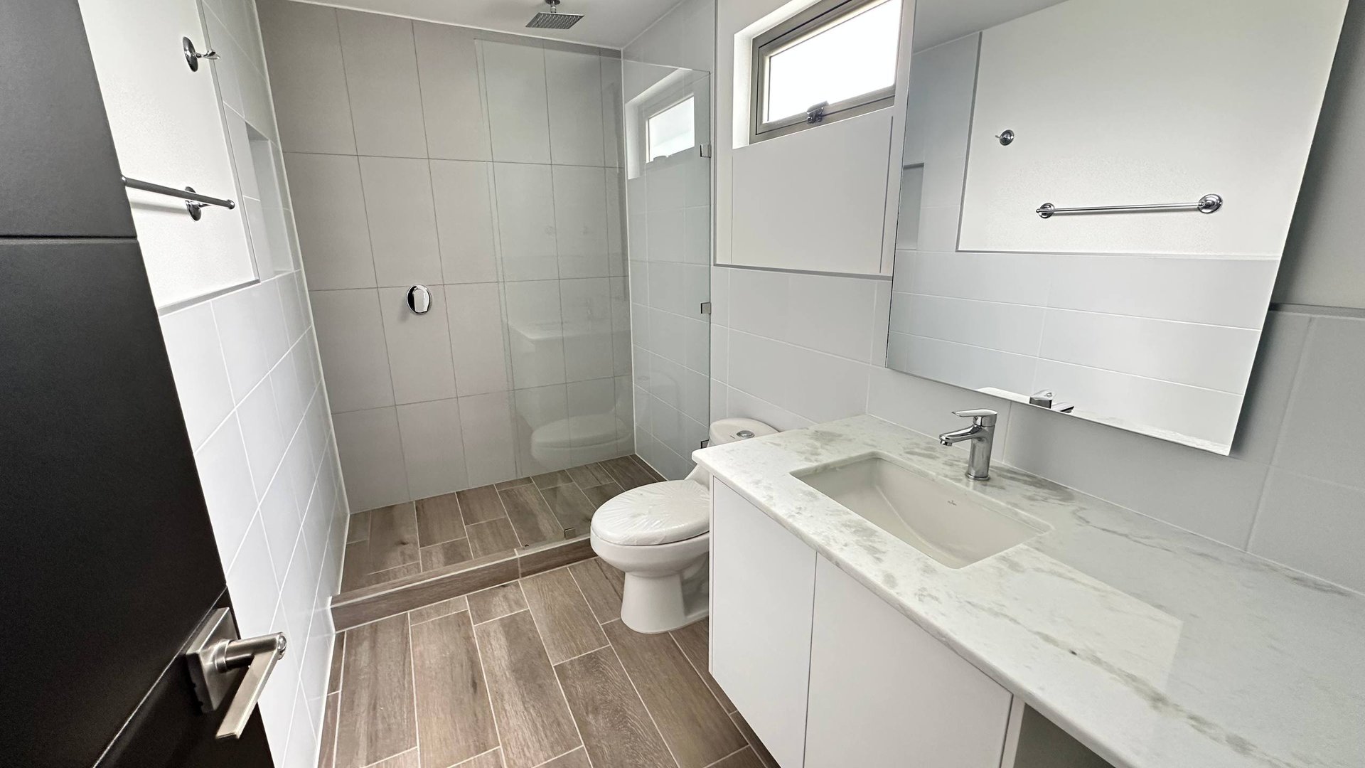 Apartamentos en renta en Edificio Segheria zona 14 - Miniatura 6