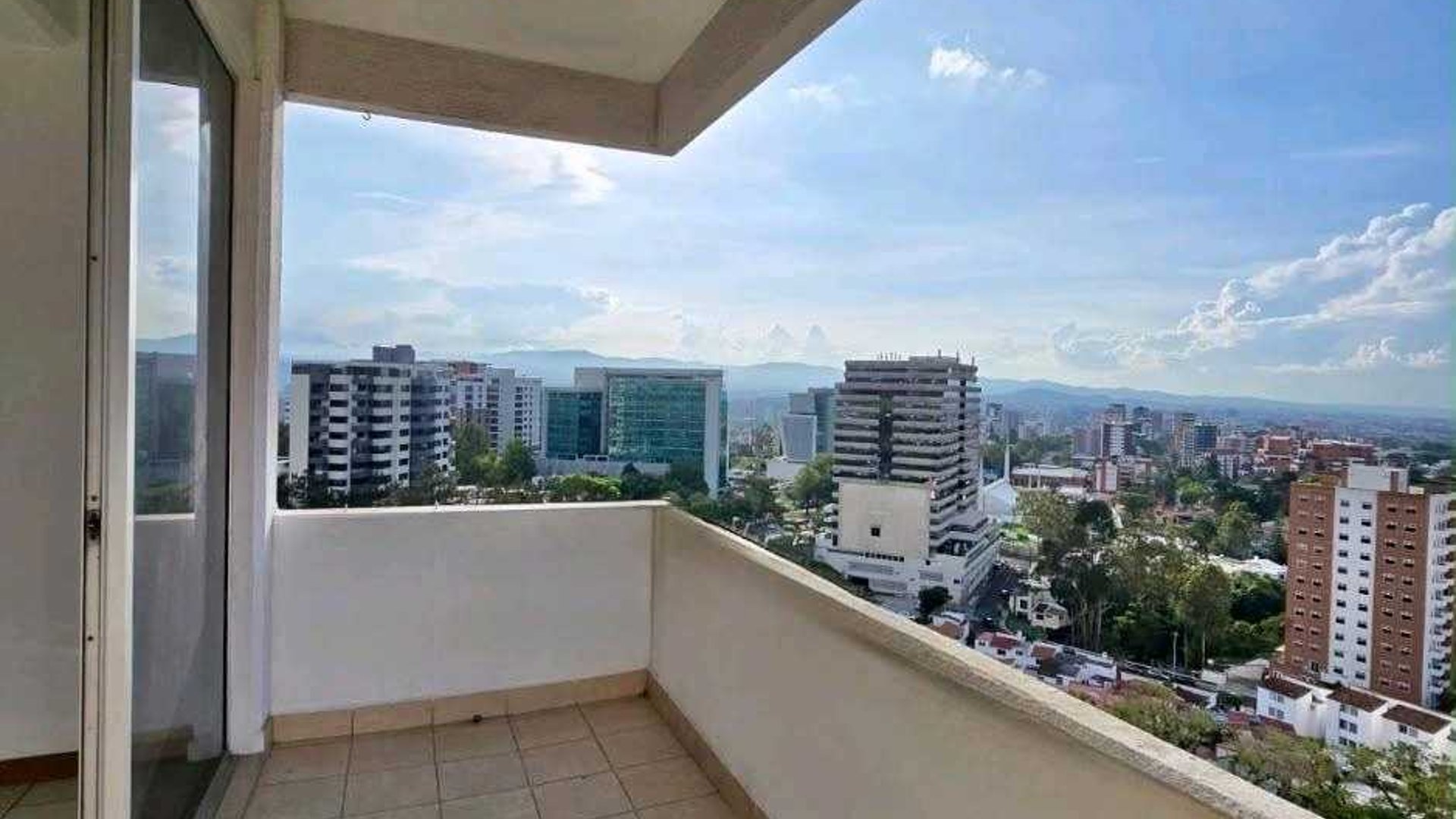 APARTAMENTO EN ALQUILER ???? Edificio Convista, Zona 15, San Lázaro - Image 1