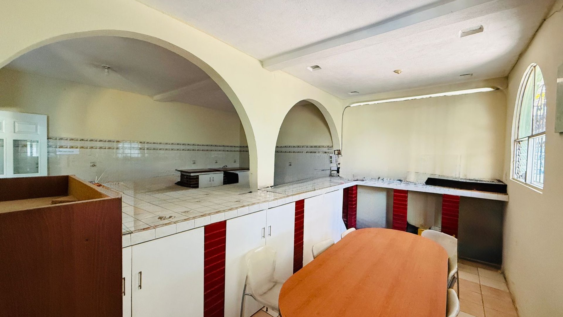 ALQUILER DE CASA PARA VIVIENDA U OFICINAS - BOCA DEL MONTE - Miniatura 3
