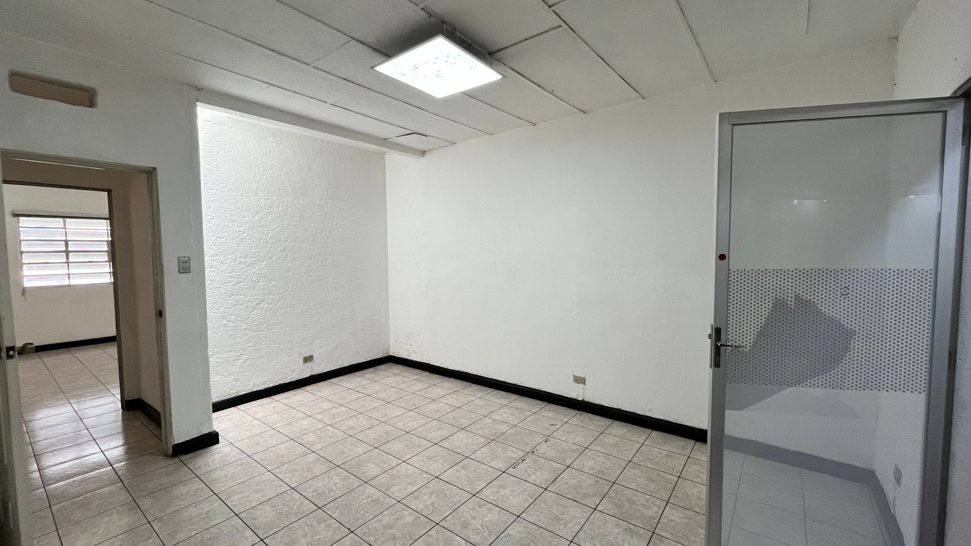 Propiedad Comercial en Alquiler | Avenida Petapa - Miniatura 22
