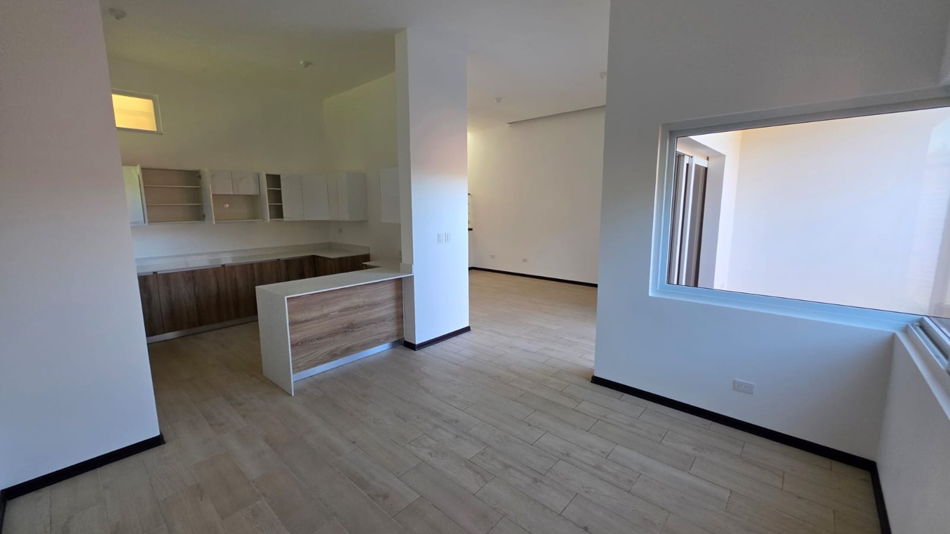 Casa con hab de servicio en venta Trivento KM18.5 CAES 4 habs Ref-5634