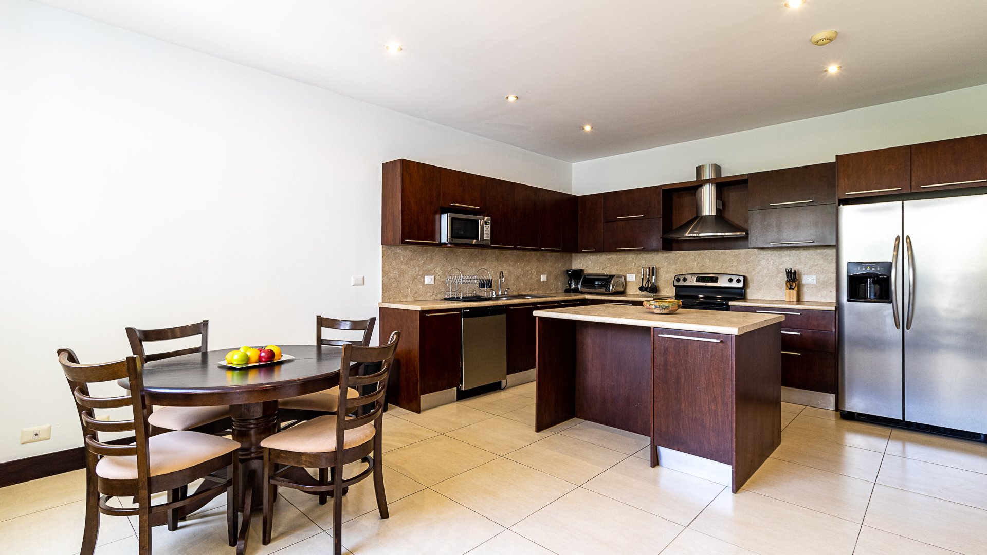 Apartamento amueblado en alquiler, Edificio Quinta Avenida zona 14 - Miniatura 9