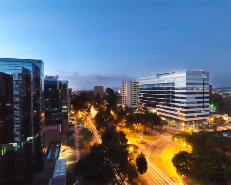 Oficina en renta zona 9