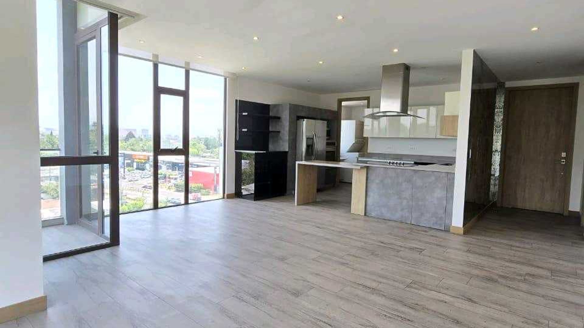 APARTAMENTO EN ALQUILER ???? Edificio Nordic, Zona 16 - Miniatura 2