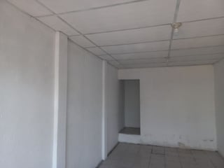 Bodeguitas sobre Calzada San Juan zona 7 - Image 4