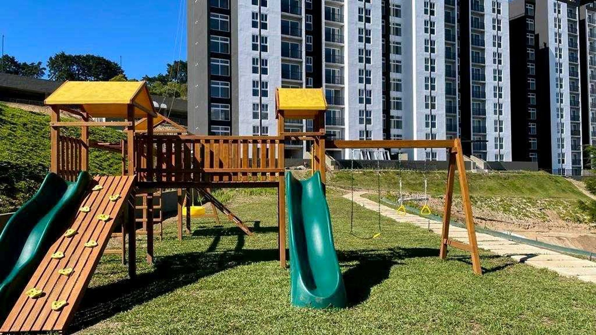 APARTAMENTO CON JARDÍN EN ALQUILER O VENTA🍃📍Edificio Bari, Km.18.5CAES