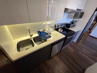 Apartamento en renta de 2 habitaciones y balcón en zona 10 Ref-5293 - 4