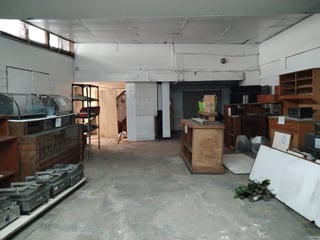 Local en Renta Calzada Roosevelth zona 7  - 4