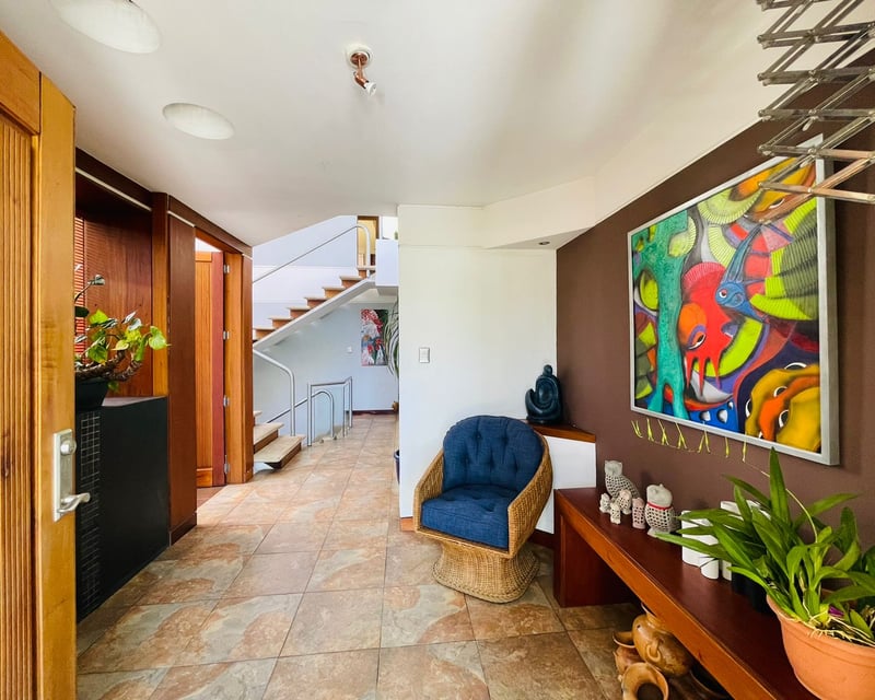 VENTA DE HERMOSA Y AMPLIA CASA - LA ENCANTADA, KM 12.7 CES