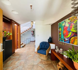 VENTA DE HERMOSA Y AMPLIA CASA - LA ENCANTADA, KM 12.7 CES