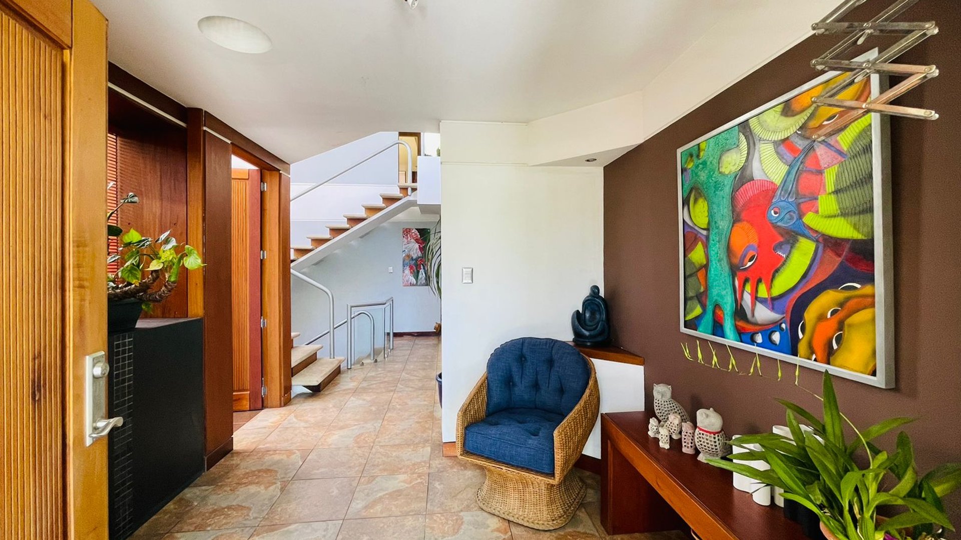 VENTA DE HERMOSA Y AMPLIA CASA - LA ENCANTADA, KM 12.7 CES