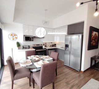 Modern 1-Bedroom Apartment in Zone 10, Guatemala City for Rent - Fully Furnished, Parking