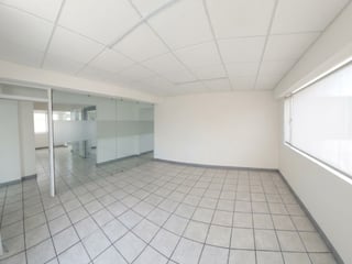 Oficina venta con 2 parqueos 20 calle Zona 10 - 4