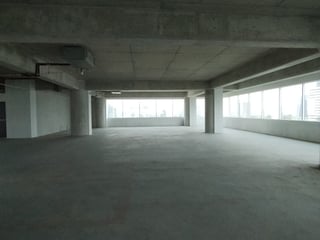Oficina en renta en obra gris en zona 9 - 5