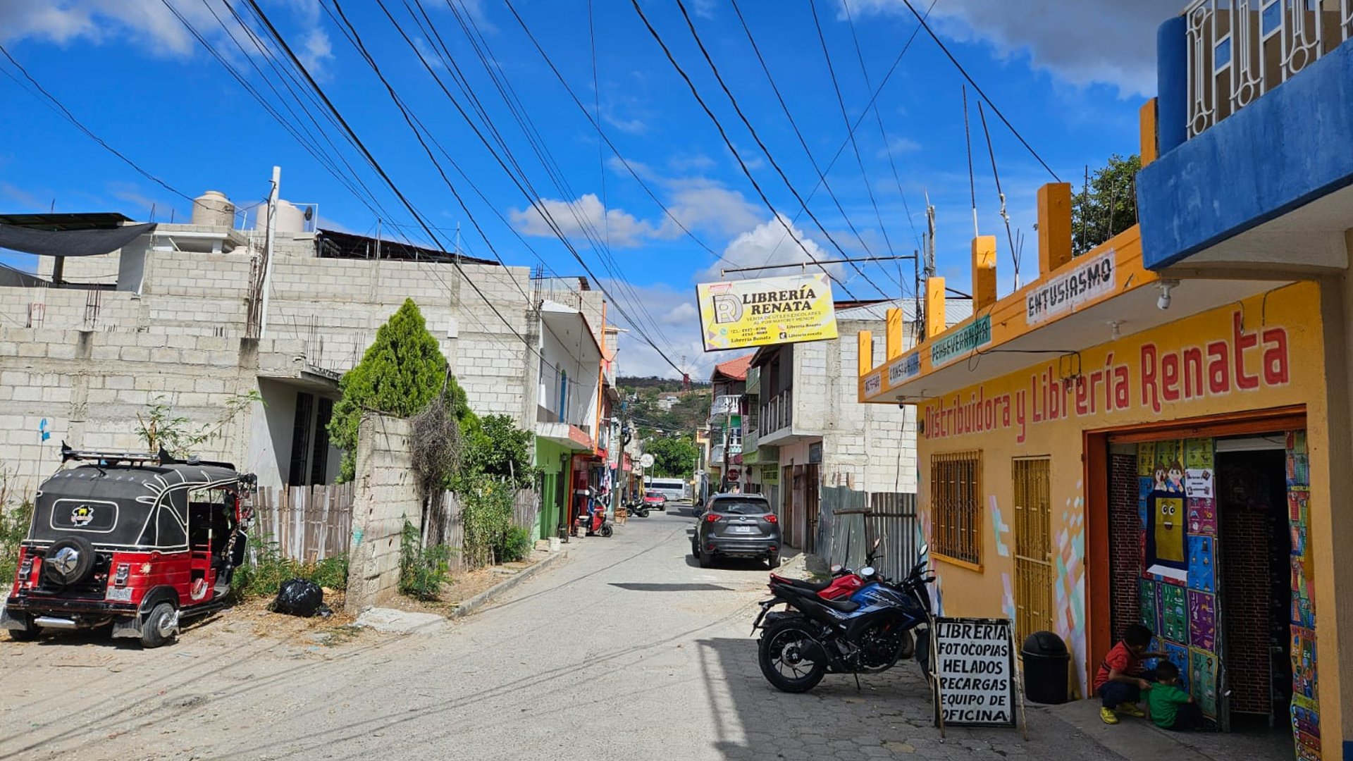 Terreno en Venta, Guastatoya - Frente a Nuevo Mercado y Terminal - Miniatura 2
