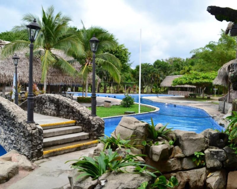 CASA EN VENTA Y RENTA EN AMATIQUE BAY