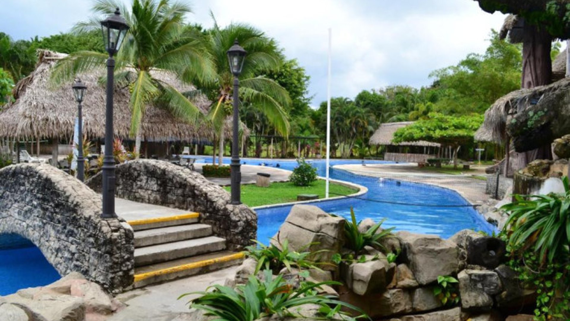CASA EN VENTA Y RENTA EN AMATIQUE BAY