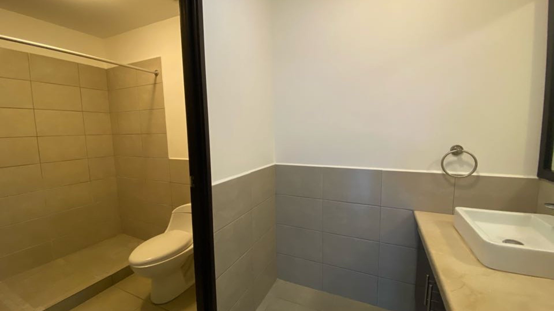 Apartamento de 3 habitaciones en alquiler Attica II zona 14 - Miniatura 8