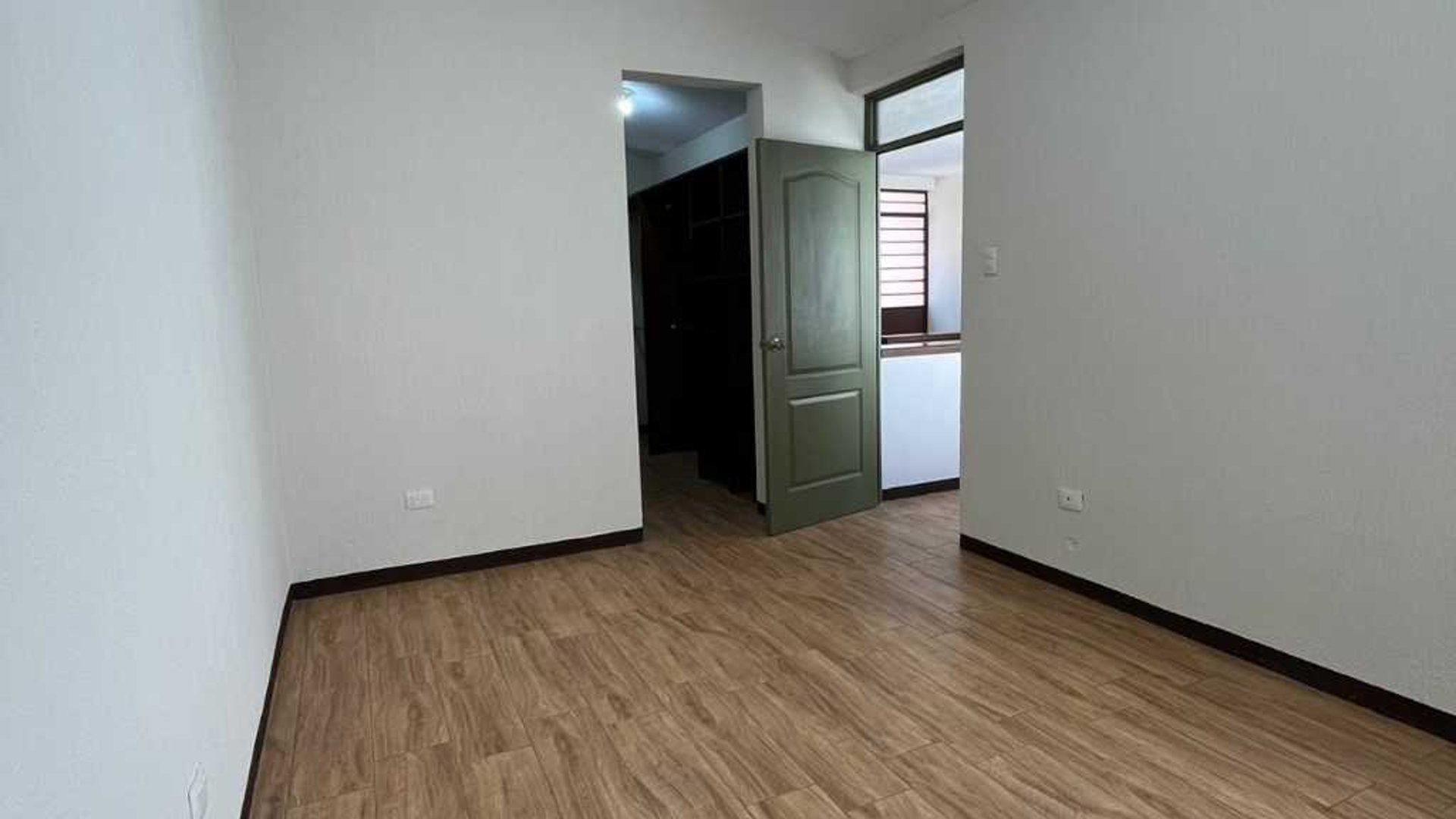 CASA EN RENTA – CONDOMINIO SAN SEBASTIÁN, AVENIDA HINCAPIÉ, ZONA 13 - Miniatura 15