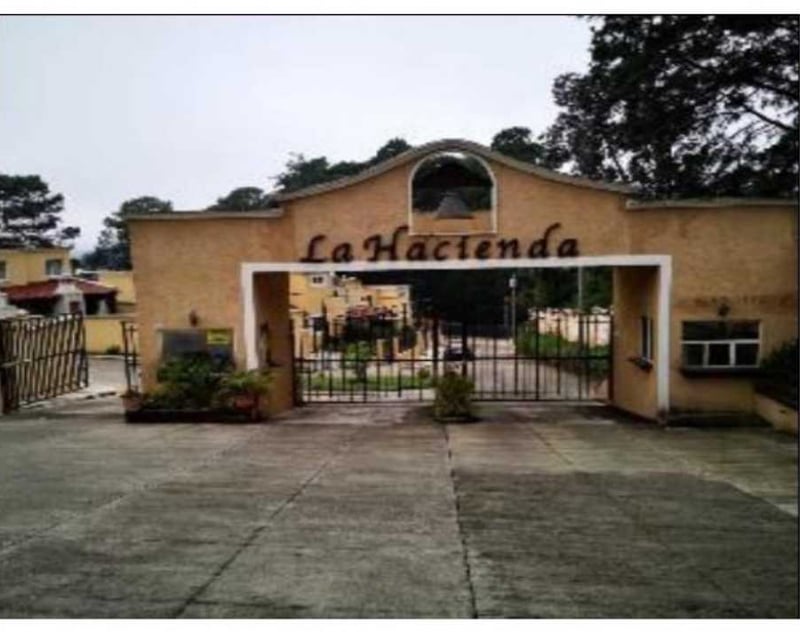 Venta de casa 2 niveles Residencial La Hacienda San Lucas Sac.