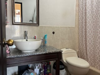 Casa en venta dentro de garita -San Cristóbal zona 8 de Mixco Ref-5874 - 5