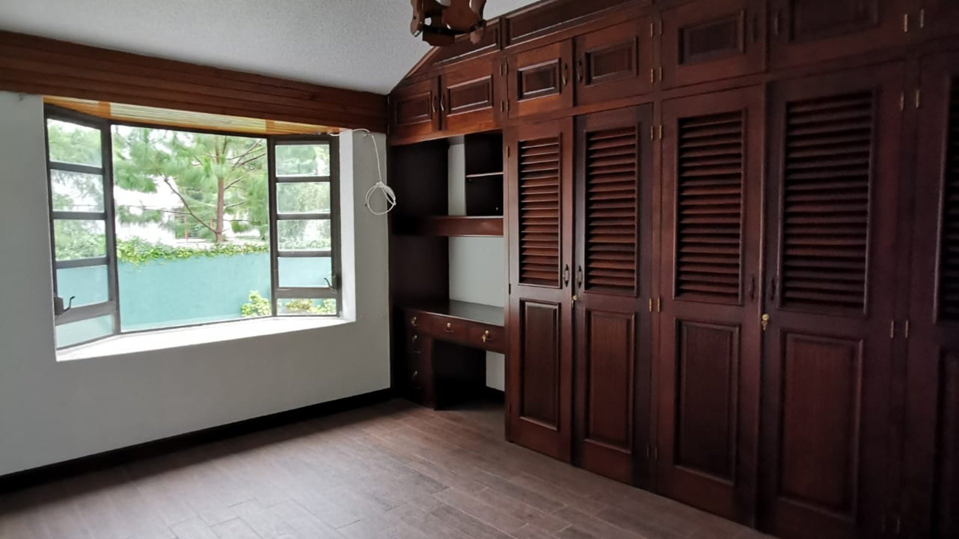 Vendo Espectacular casa en Zona 10 - Miniatura 7