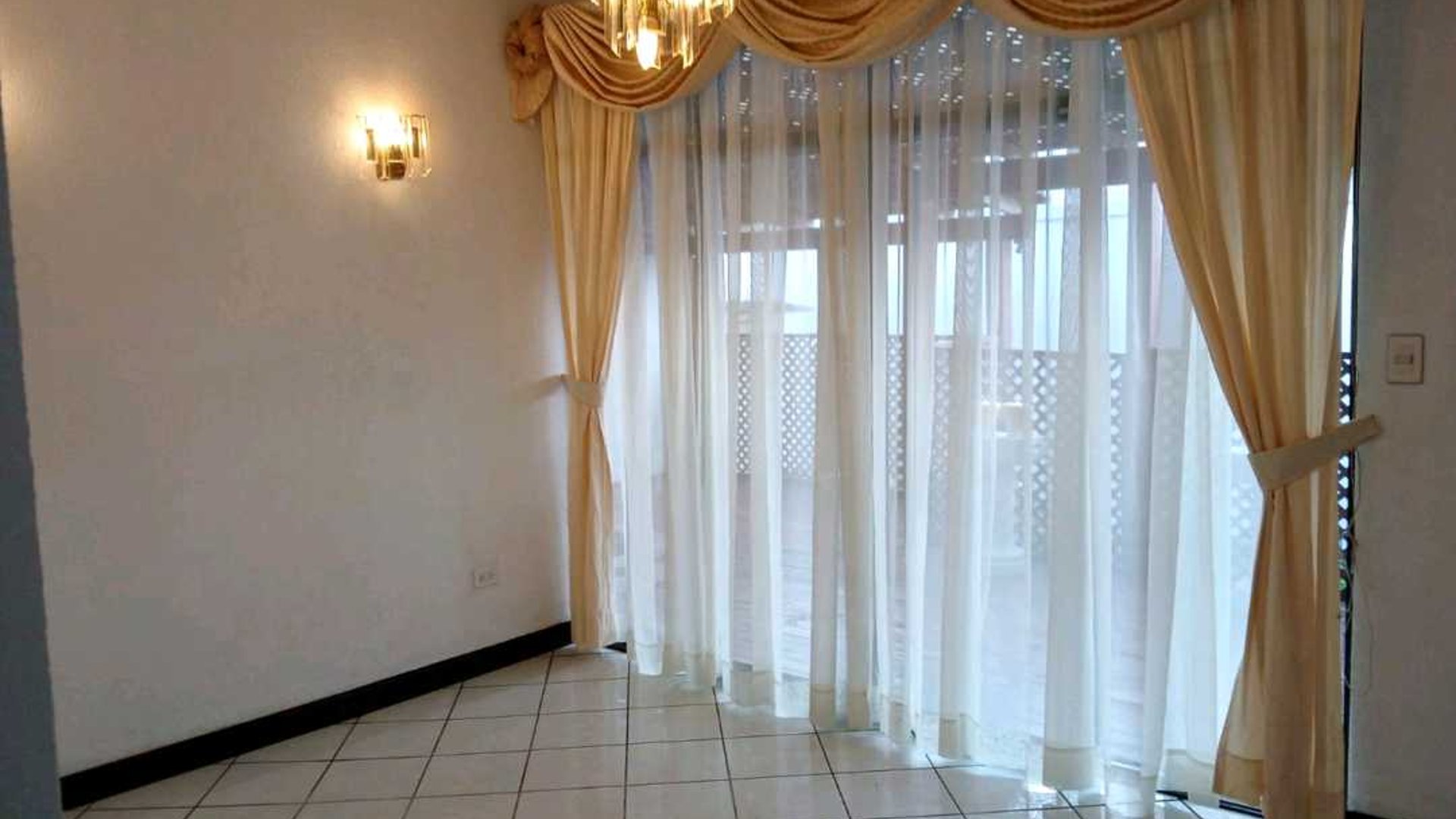 CASA EN VENTA O ALQUILER ????Manantiales, Carretera a San José Pinula - Miniatura 3