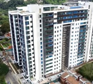EN VENTA APARTAMENTO AUTOMATIZADO Y EQUIPADO ZONA 15 LIV CON DETALLES UNICOS