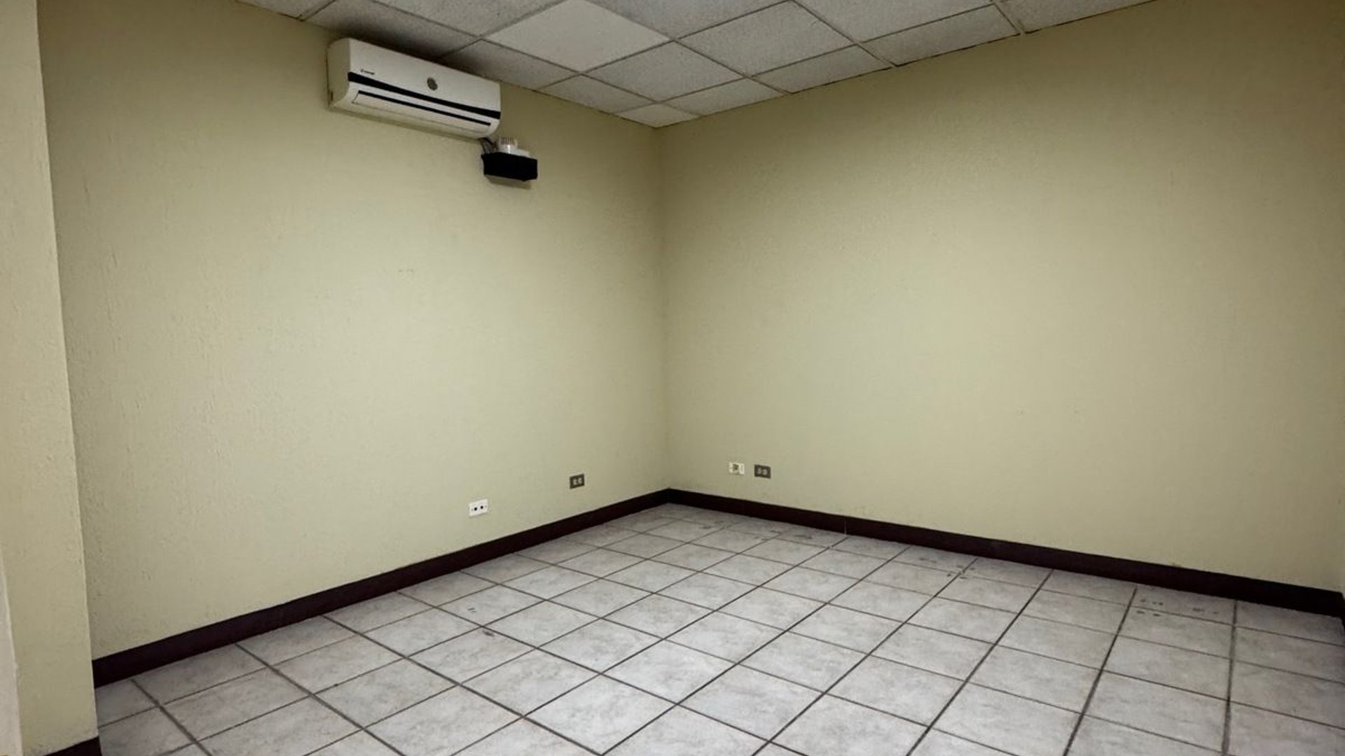 Edificio en Alquiler Zona 10 - Miniatura 13