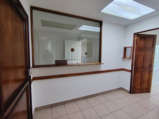 Oficina en renta en edificio corporativo en zona 14 Ref-5583 - 2