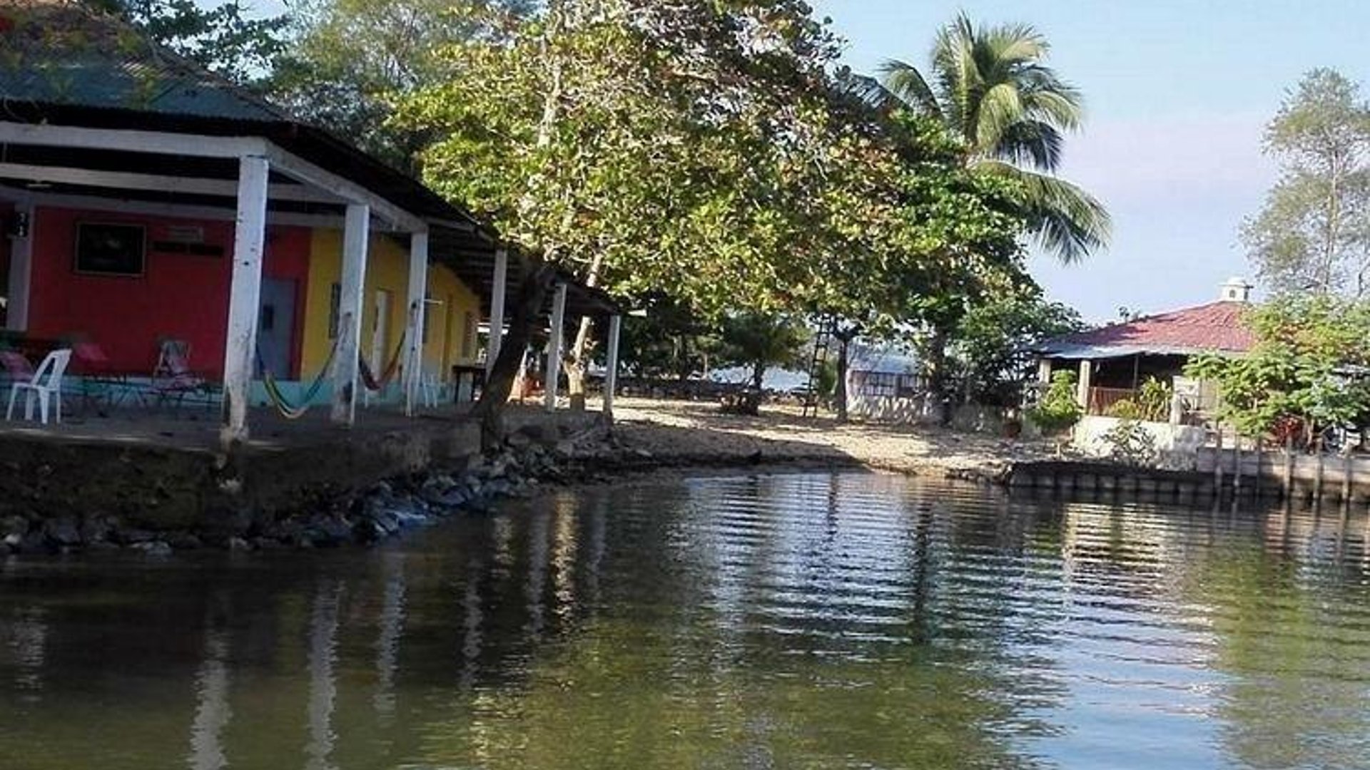Hotel y restaurante en Venta a la orilla del mar