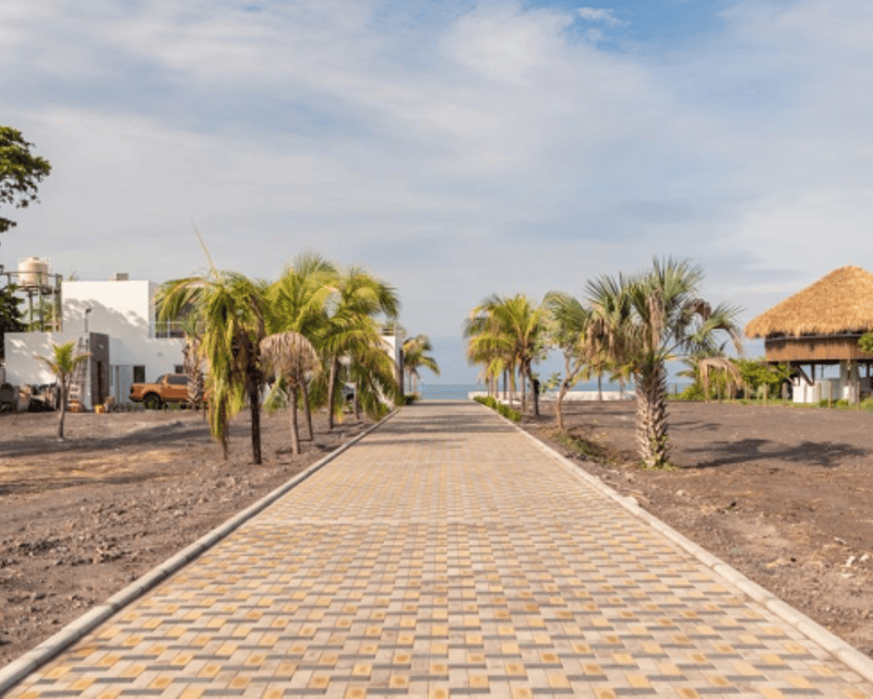 Venta Casa Vacacional a orillas de Playa Monterrico